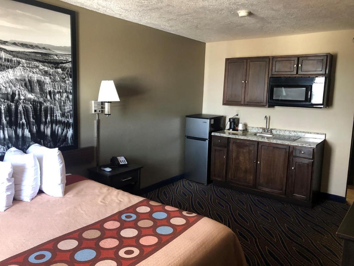 Super 8 By Wyndham Cedar City Esterno foto