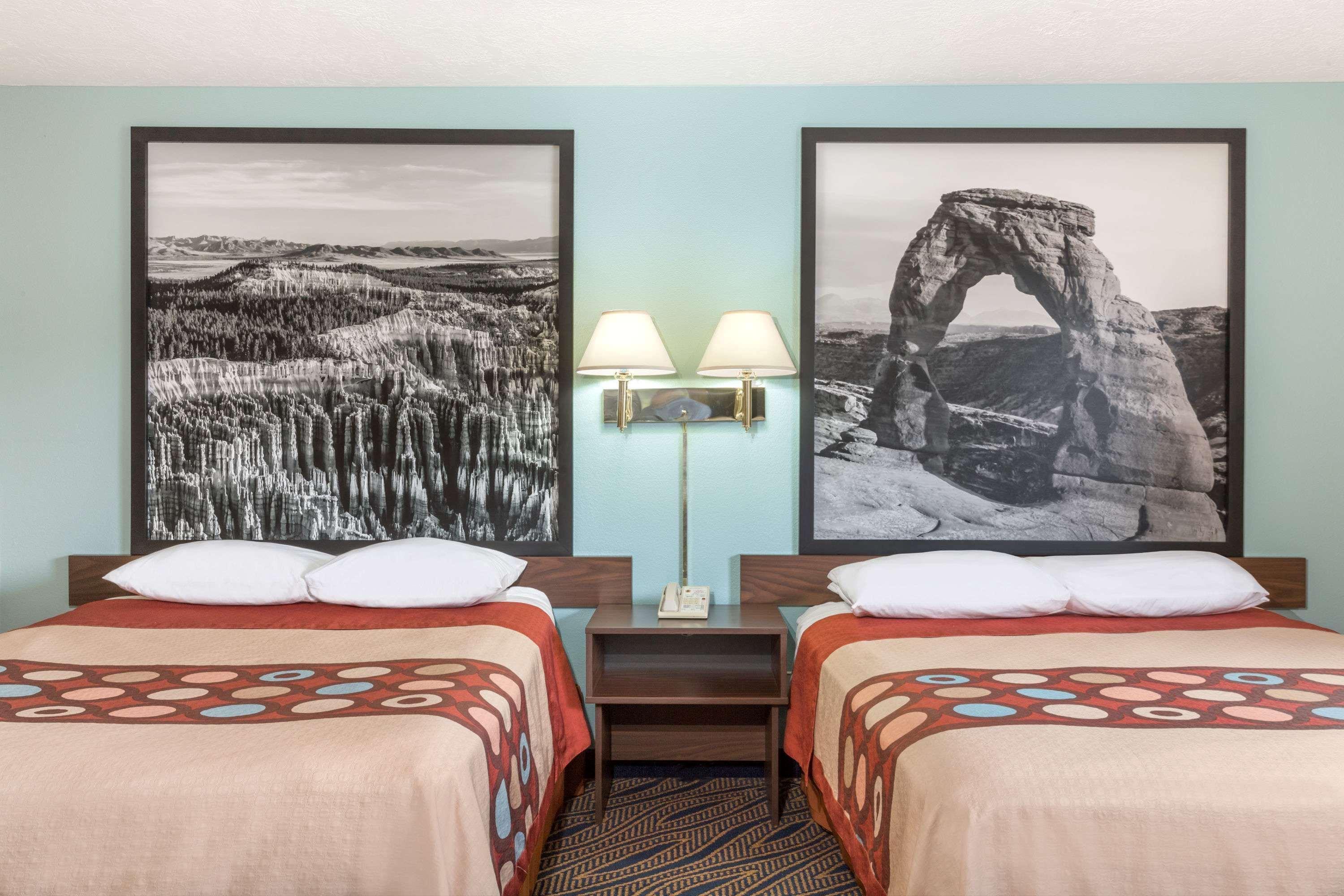 Super 8 By Wyndham Cedar City Esterno foto