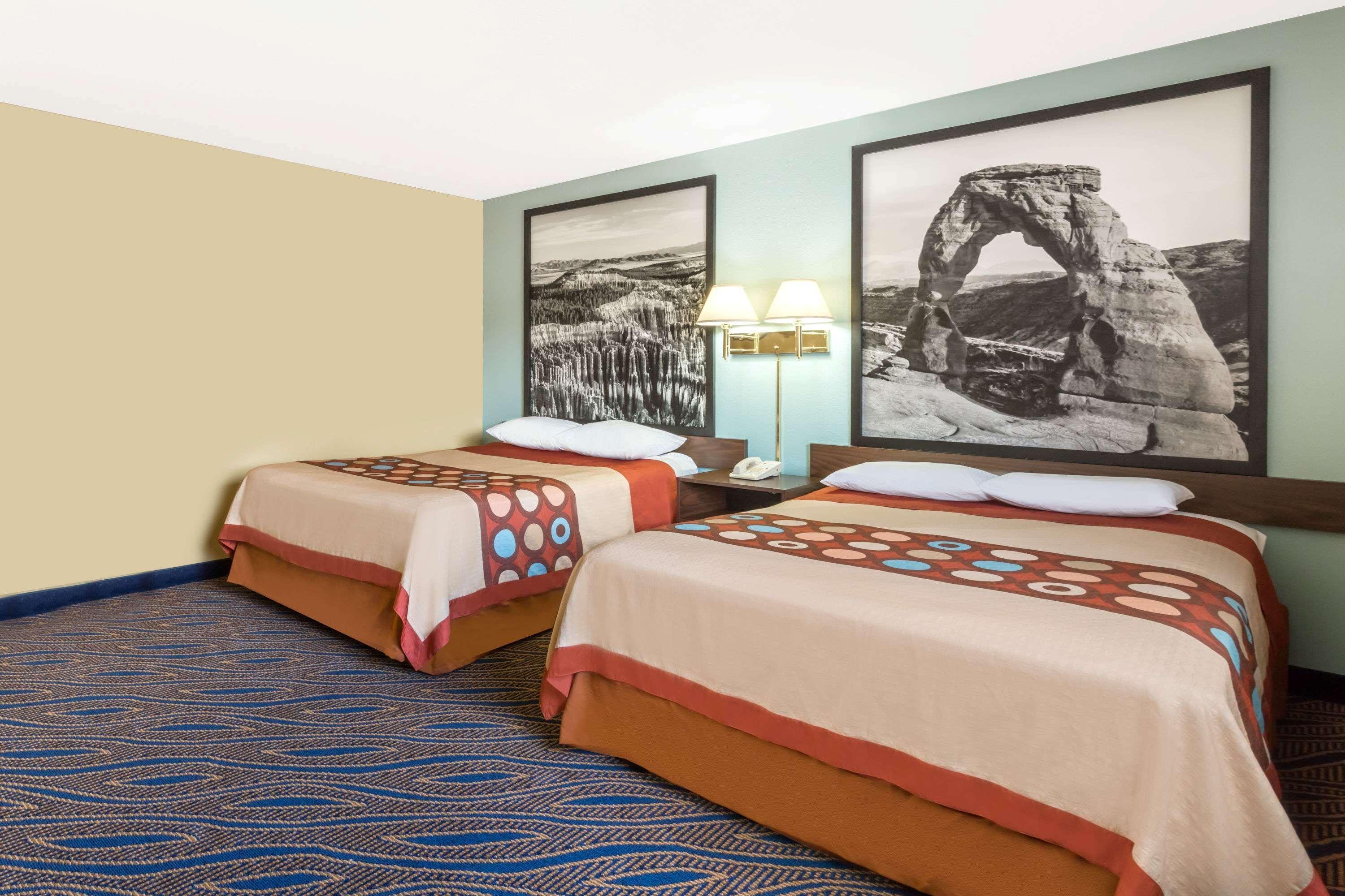 Super 8 By Wyndham Cedar City Esterno foto