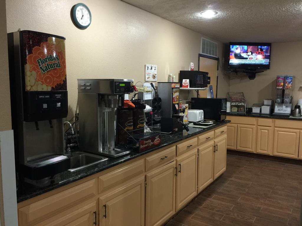 Super 8 By Wyndham Cedar City Esterno foto