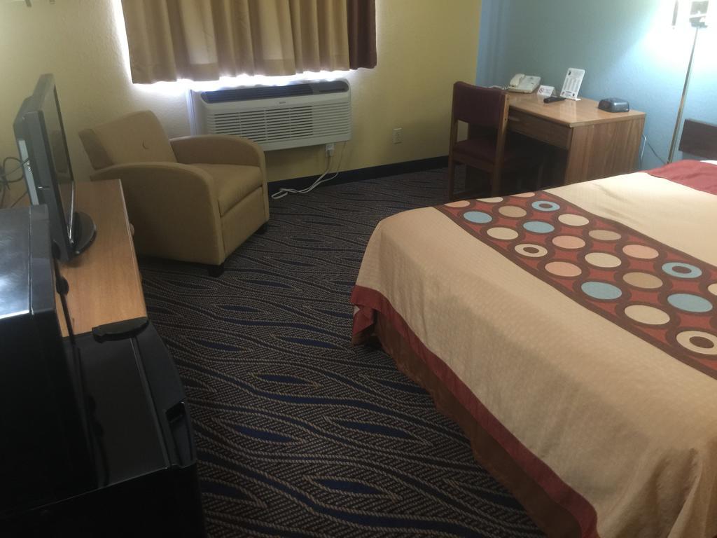 Super 8 By Wyndham Cedar City Esterno foto
