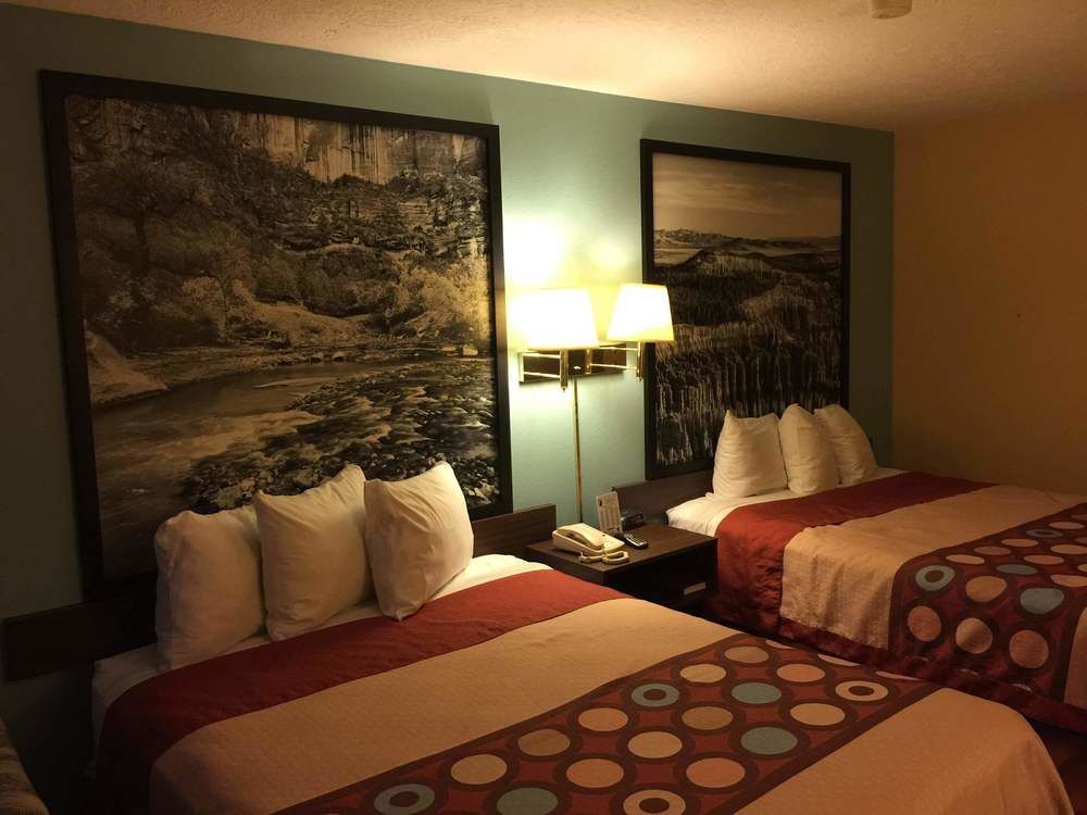 Super 8 By Wyndham Cedar City Esterno foto