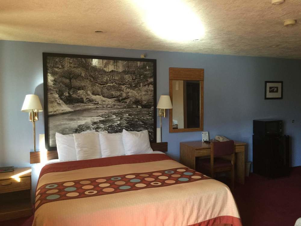 Super 8 By Wyndham Cedar City Esterno foto